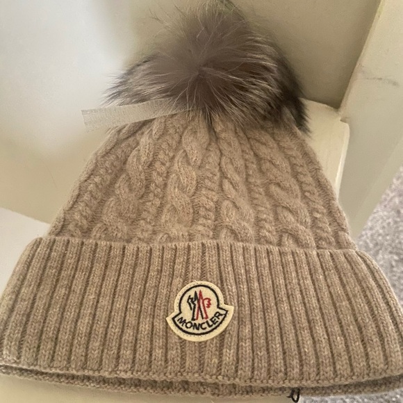 Beanie Hat - Picture 1 of 2